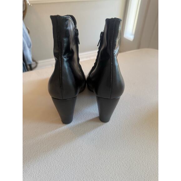 Designer Chie Mihara Black Ankle Boots Sz 40.5 (9.5) Oval Cut-Out Side Zipper - Picture 4 of 9